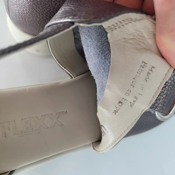 The Flexx Womens Front Row Dress Sandal, metallic Size 8.5 Medium Curtis - Picture 9 of 11